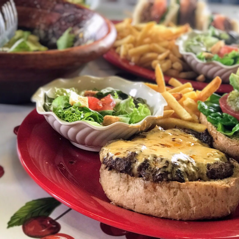 カリフォルニアバーガー(クラシカル コーヒー ロースター カフェ （CLASSICAL COFFEE ROASTER CAFE）)