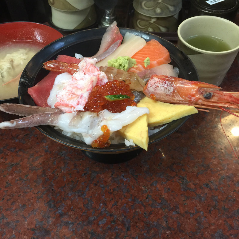 旬のおまかせ丼(近江町市場寿し （おうみちょういちばずし）)