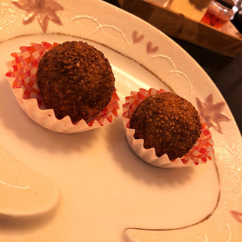 ごま団子(四川料理・火鍋 躍飛)