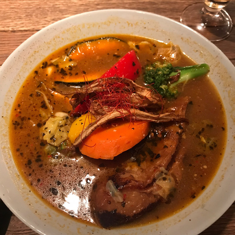 野菜と豚角煮カレー(無添加薬膳スープカレー COSMOS)