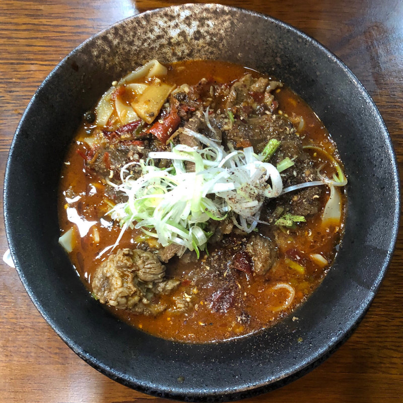 四川紅焼牛肉麺(中国四川料理 錦水苑)