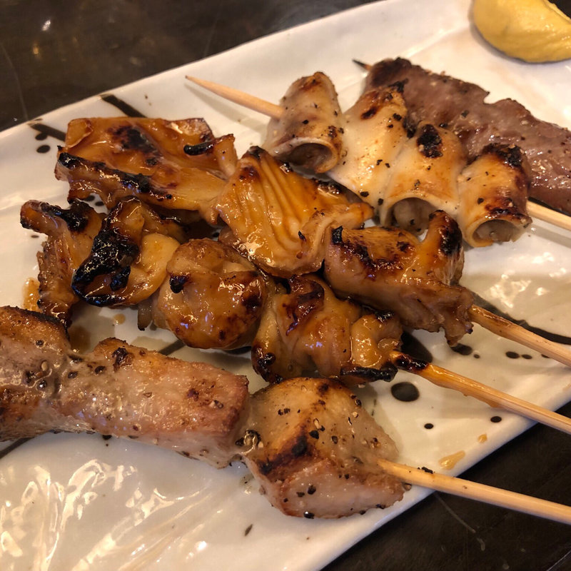 串五本盛り(立呑み 焼きとん 大黒 名駅西口店)