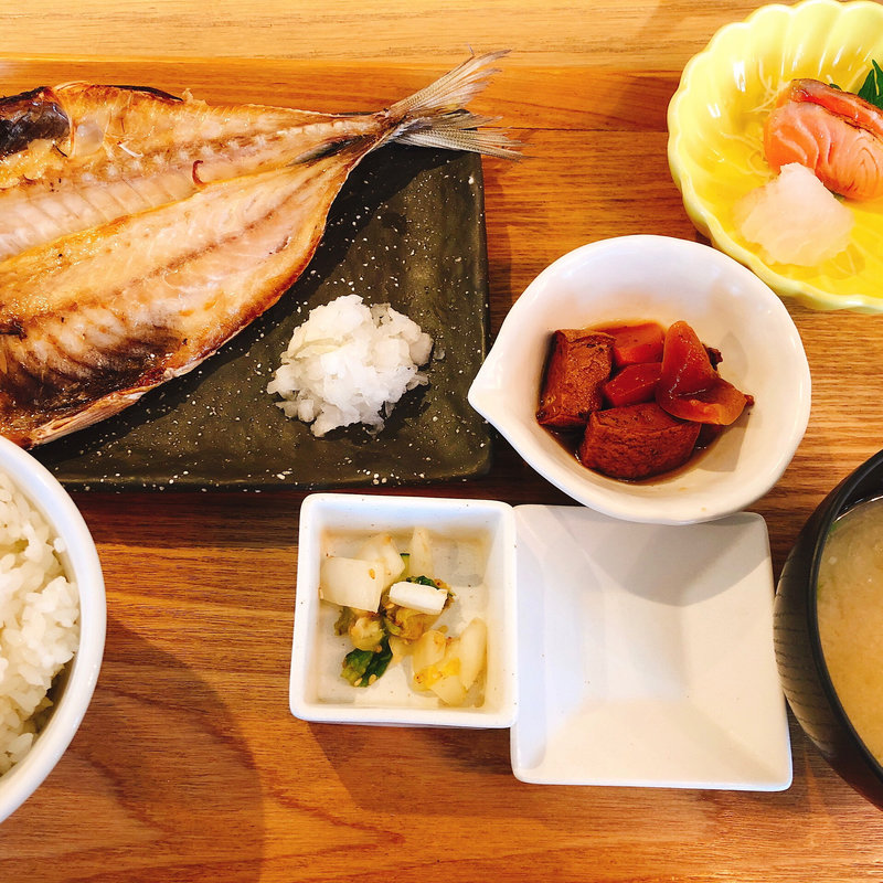 焼き魚と刺身定食(ITEMAE （イテマエ）)