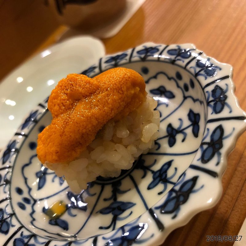 おまかせ（握りから）(鮨 志の助 （すし しのすけ）)