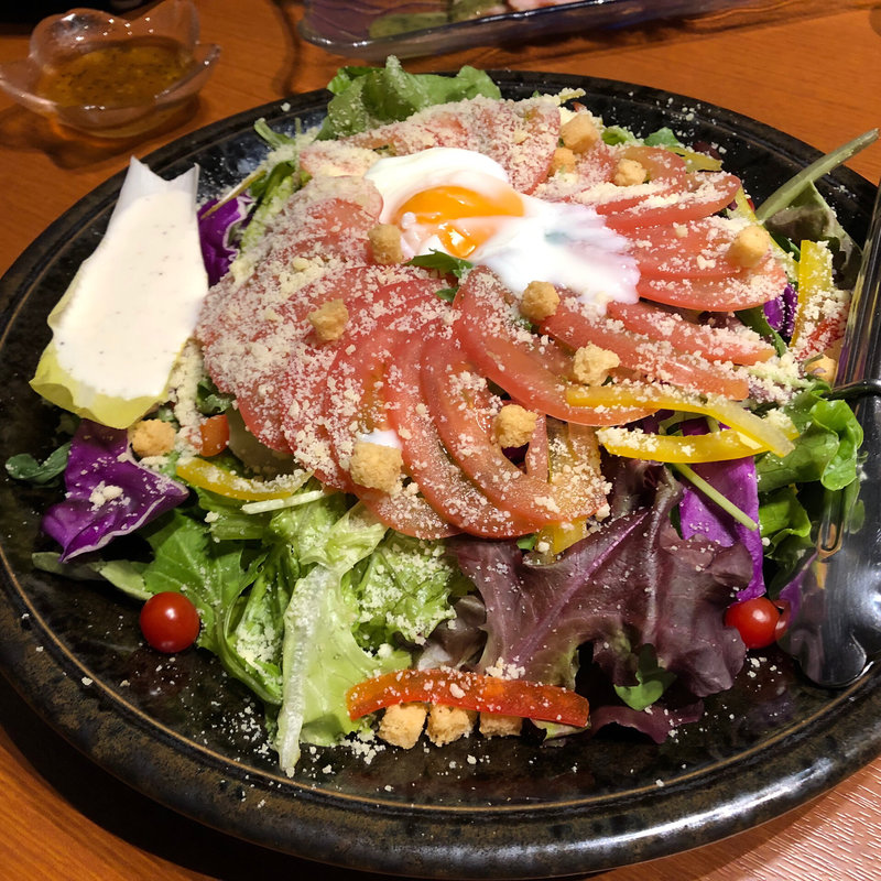 濃厚チーズのシーザーサラダ (チーズタッカルビ&個室 遥 梅田店)