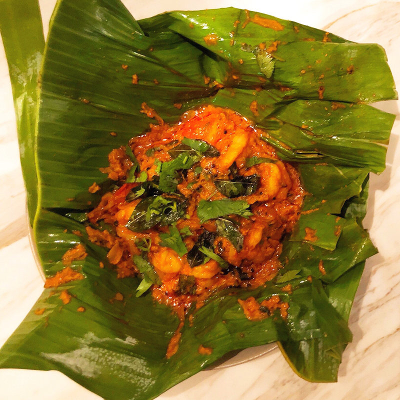 えびカレーバナナの葉包み(南インドの軽食と定食　三燈舎)