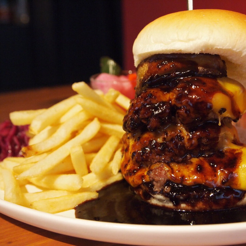 ロッシーニ風ハンバーガー(feteduvin)