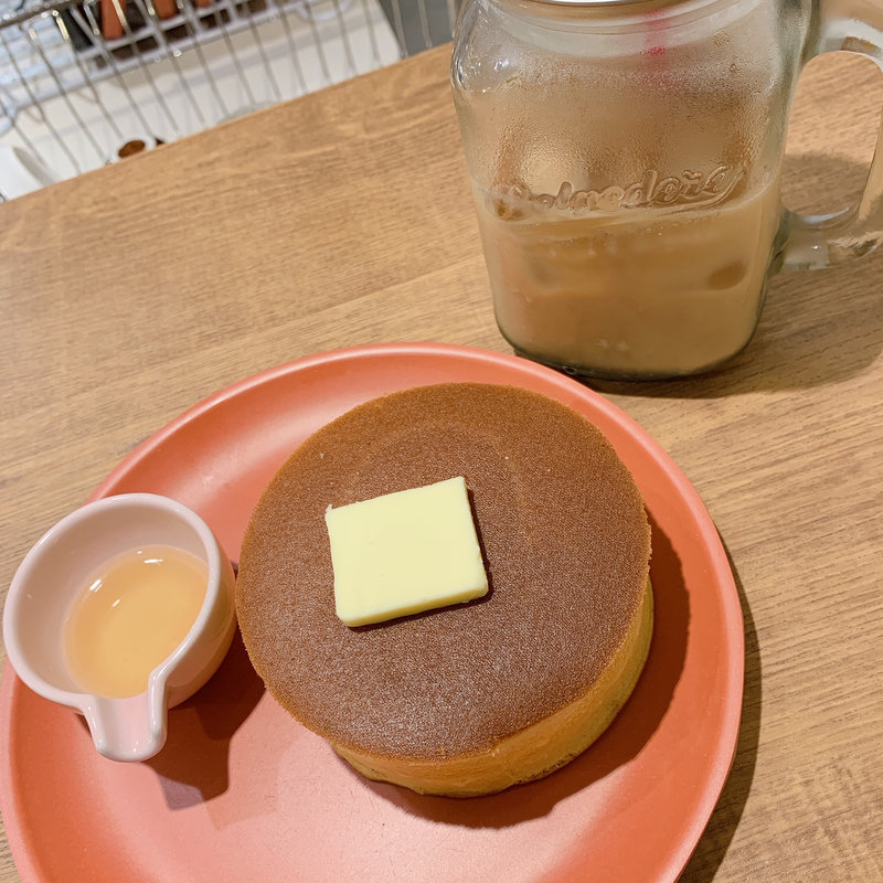  発酵バター蜜柑蜂蜜を添えて 発酵バター蜜柑蜂蜜を添えて	(Parlor Vinefru 銀座)