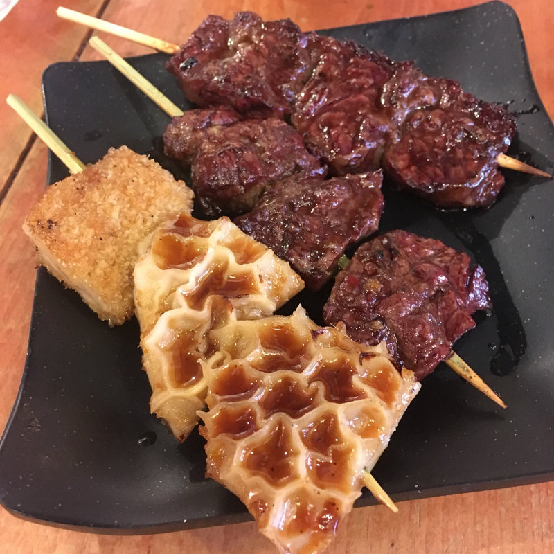 ハチノス串(オクヨシ精肉所 アメ横店)