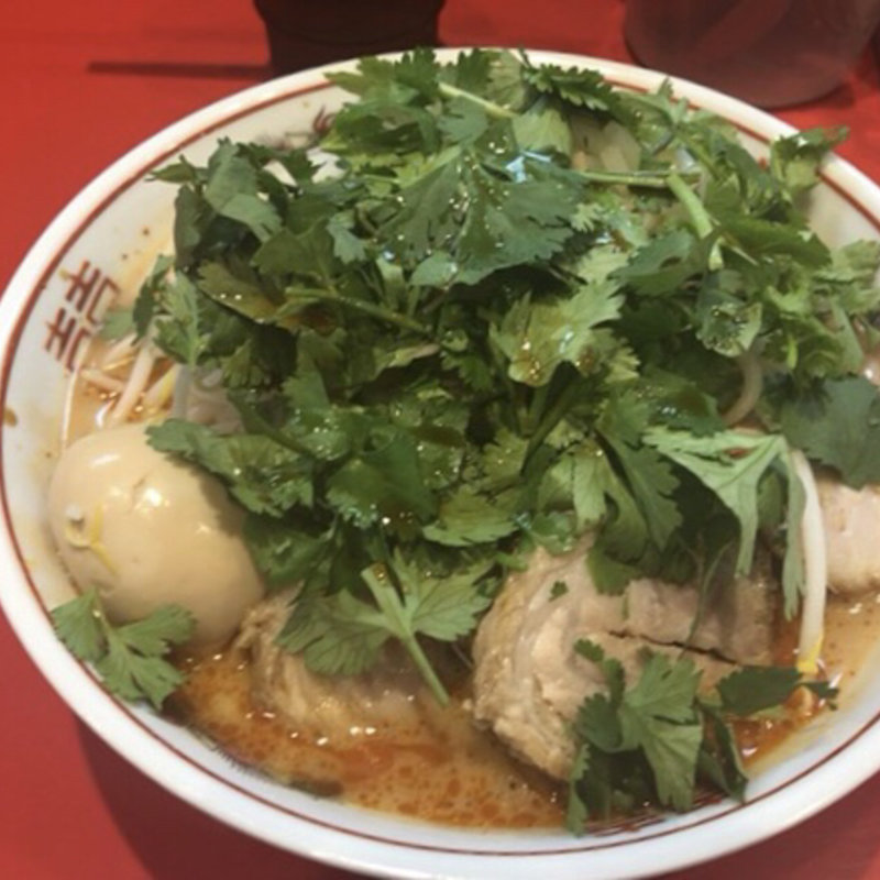 スパ辛ラーメン（パクチー、豚1枚、味玉トッピング）(ラーメン 風らいぼう)