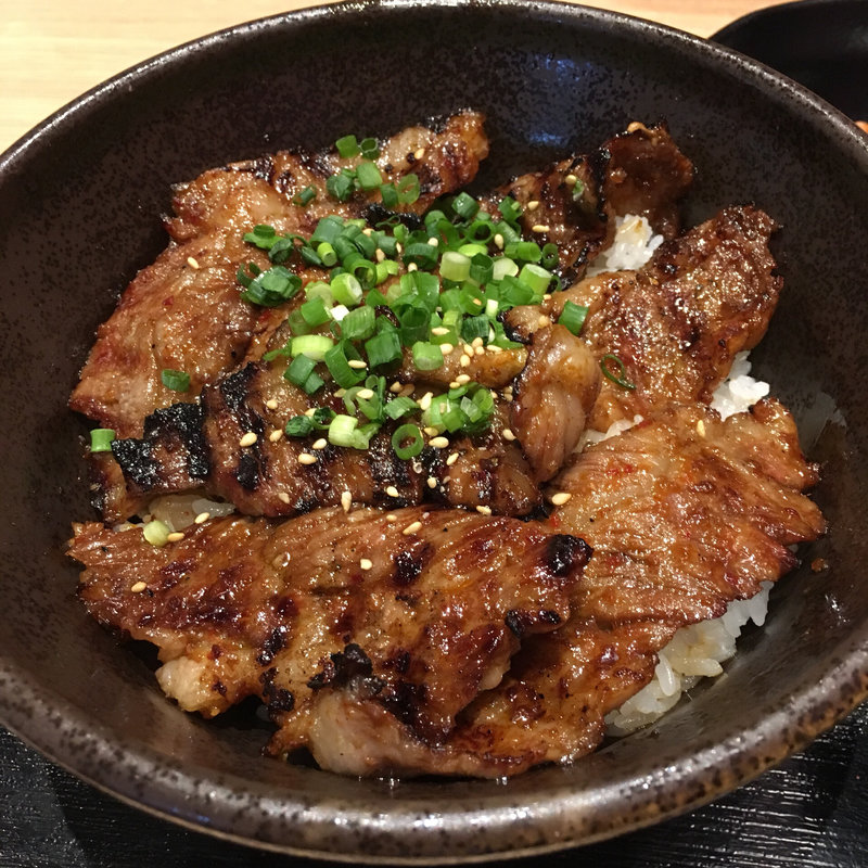 牛カルビ丼 並(北海道マルハ酒場 御徒町一号店)