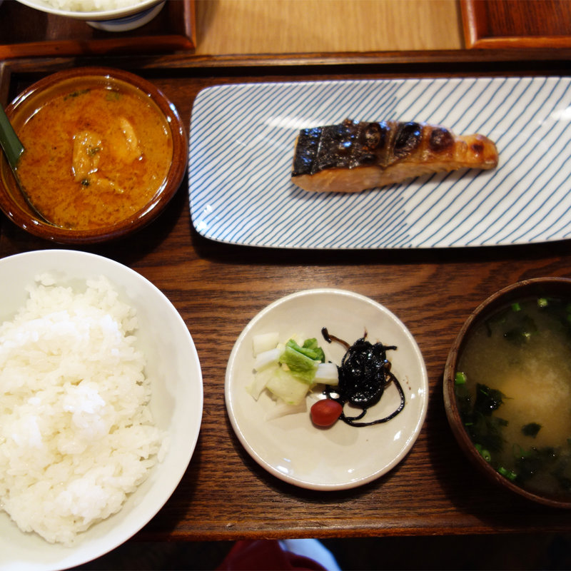焼鮭定食 カレー付(しゃけ小島)