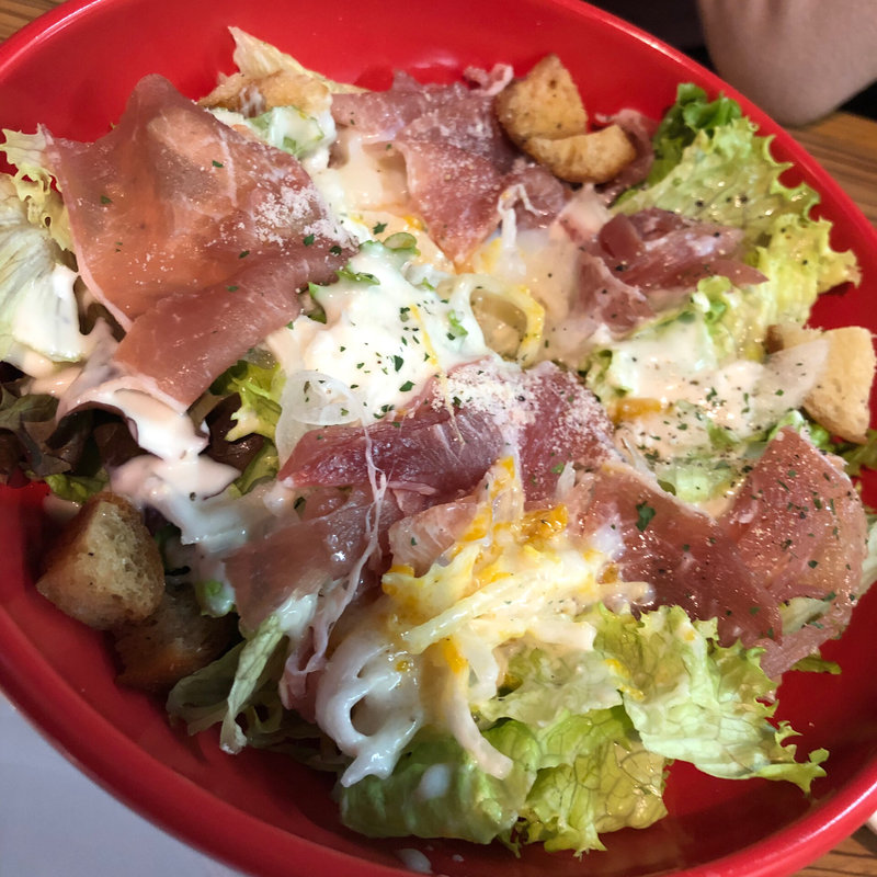 生ハムのシーザーサラダ(肉のまごろく)