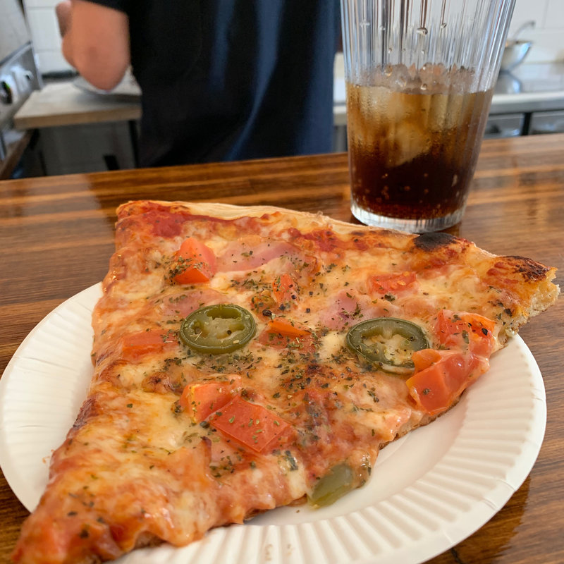 ベーコン、トマト、ハラペーニョ(yama pizza)