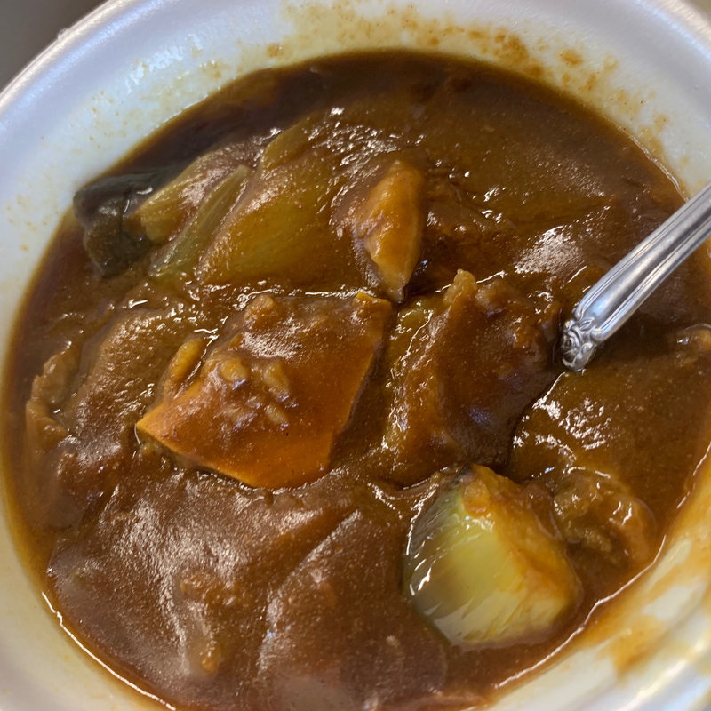 牛すじとナスのカレー(フレッシュマート三平)