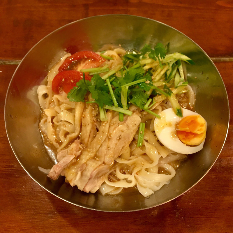 バンバンジーのせ冷やし刀削麺(刀削麺の王様 茅場町店)