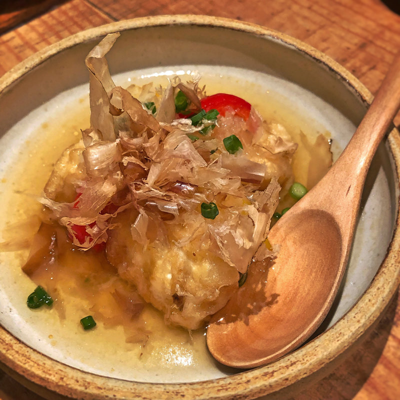 カマンベールチーズの揚げ出し(ワイン処Oasi)