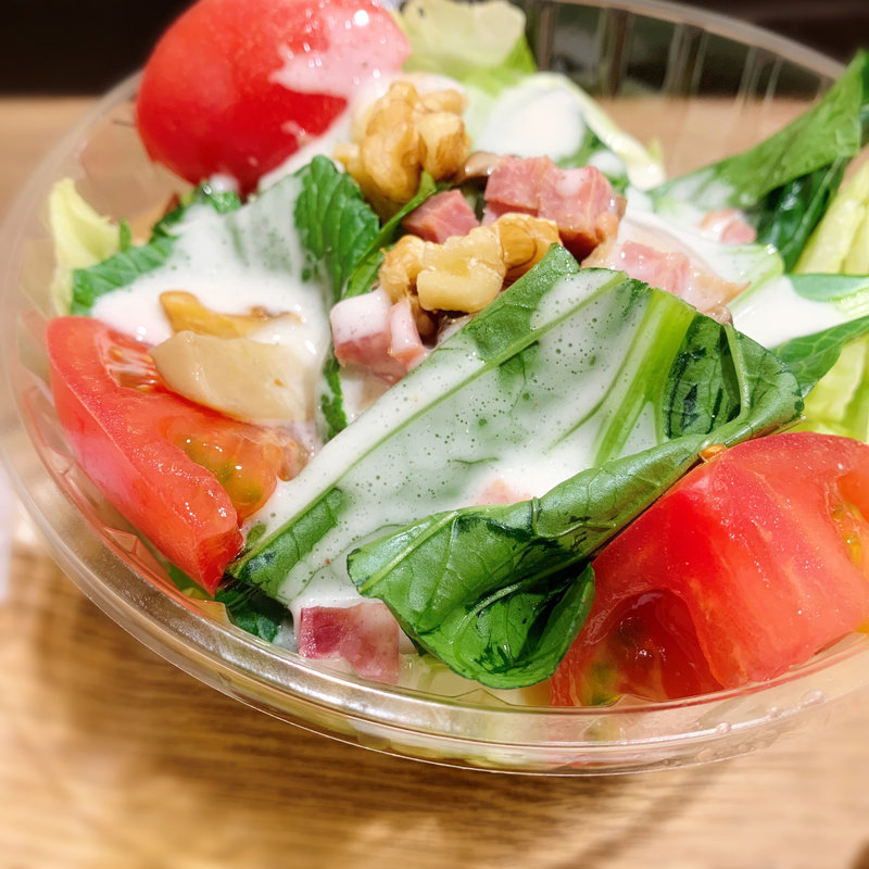 小松菜とナッツのサラダ(VEGEFRU market（ベジブルマーケット）)