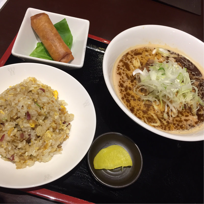 焦がしマー油の担々麺(都来)