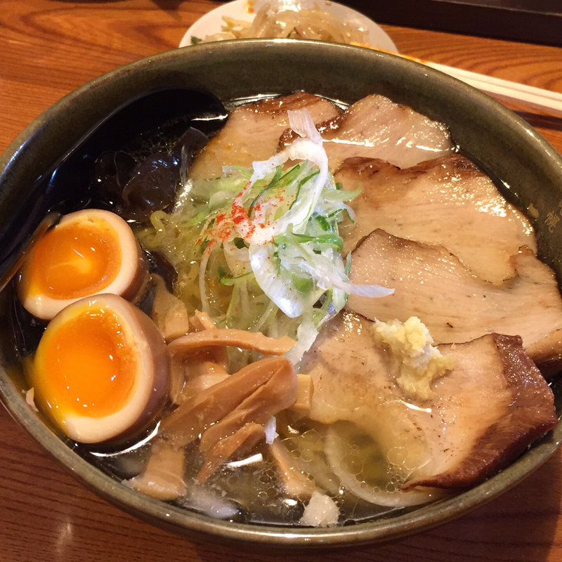 濃厚味噌ラーメン味玉入り(札幌 みその)