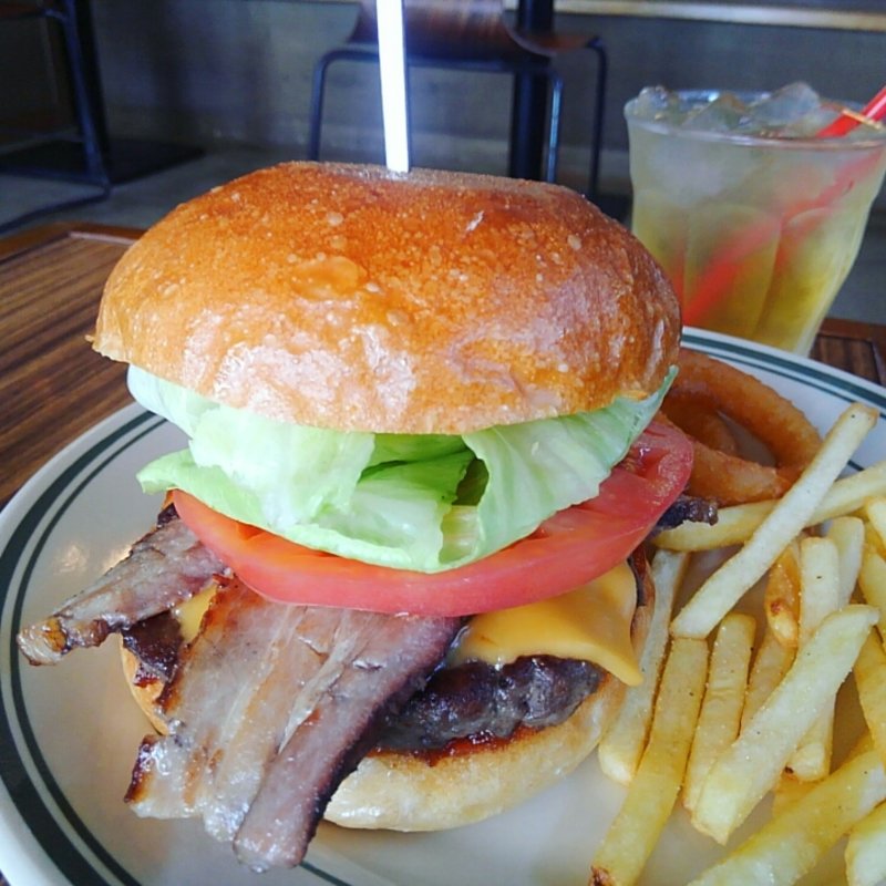 ベーコンチーズバーガー(ザ　バーガー　スタンド　ブブノワ （THE BURGER STAND BUBNOVA）)