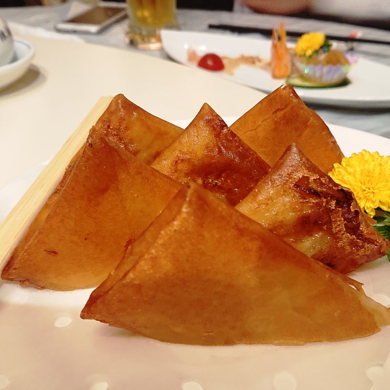 揚げ春巻き(中国料理 盤古茶屋 川崎本店)