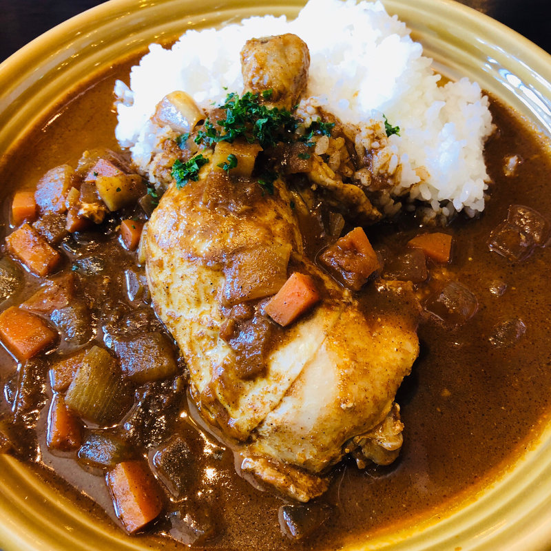 骨付きほろほろチキンのスパイシーカレー(マルサラby三笠バル)