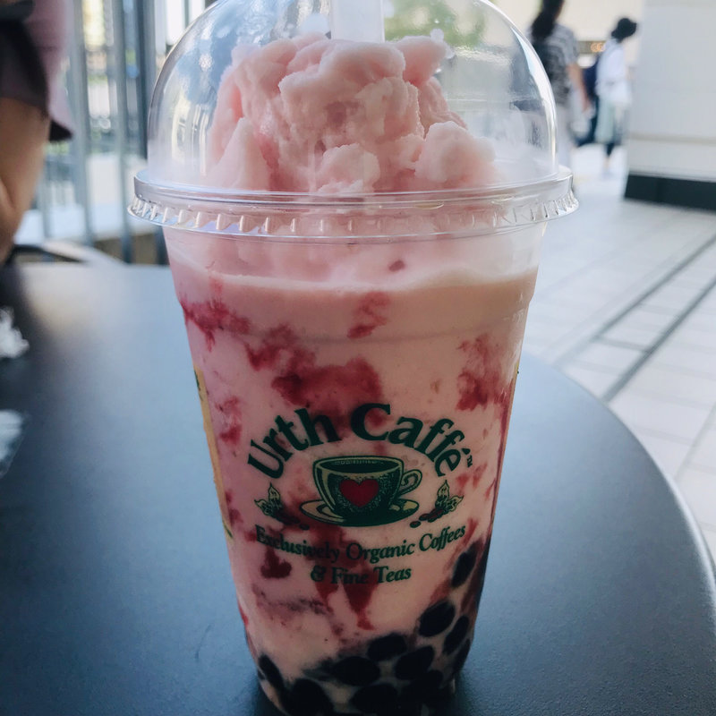 ストロベリー ボバ(Urth Caffe テラスモール湘南)