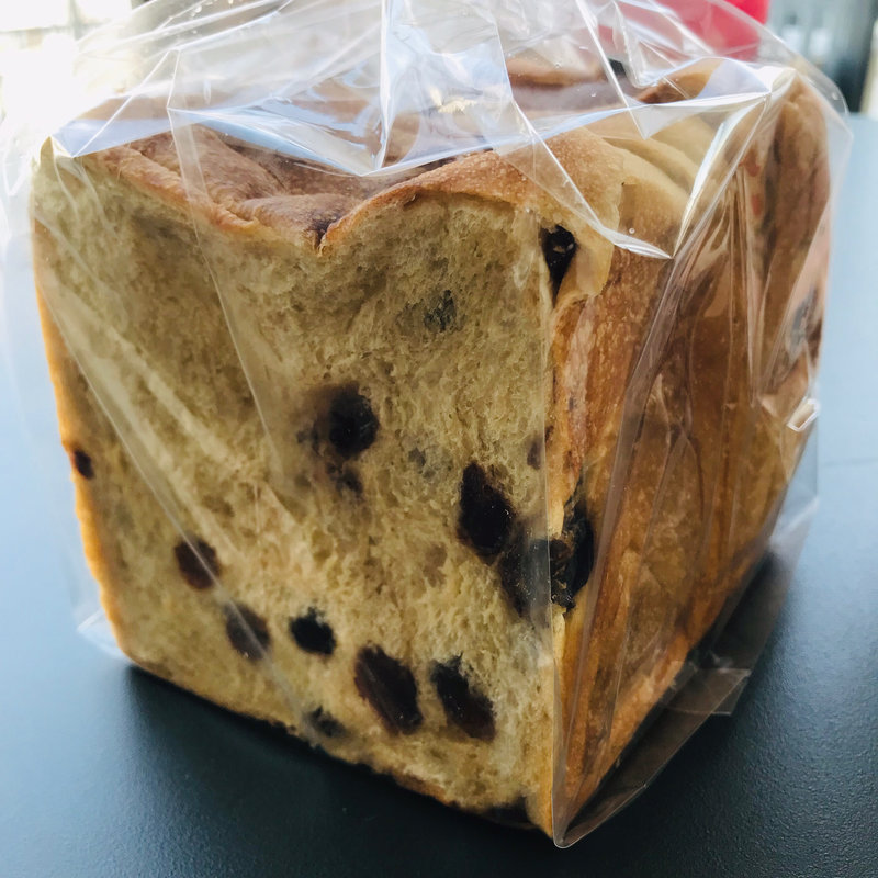 レーズン食パン(食パン工房ｆｌｕｆｆｙ)