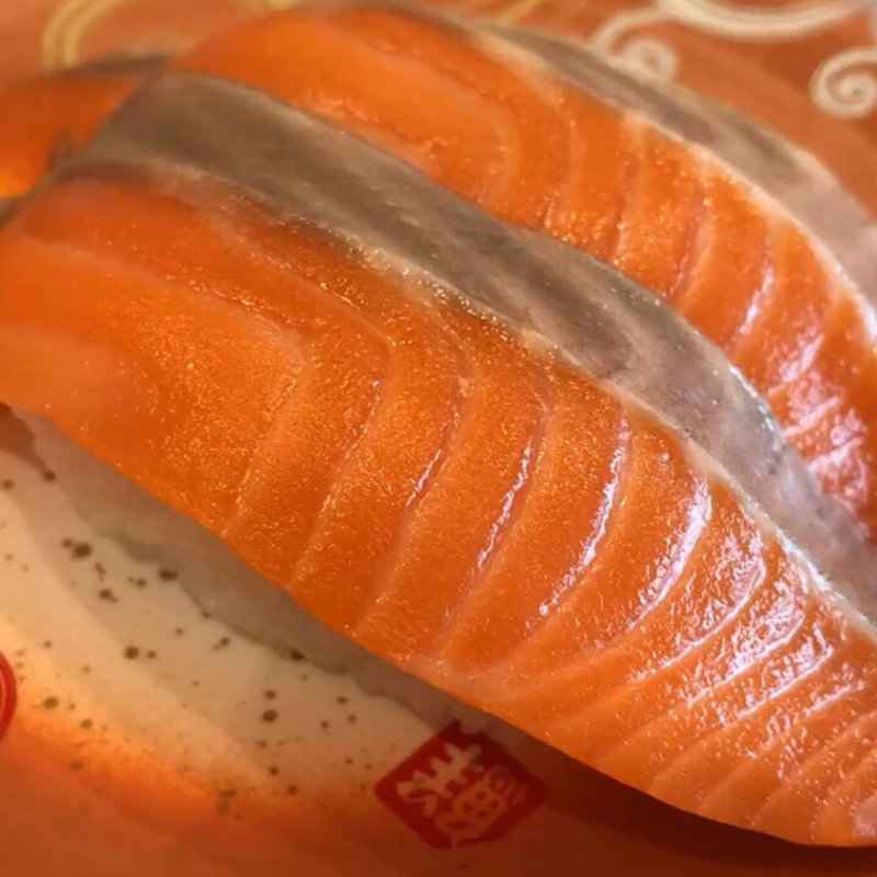 大とろサーモン(回転寿し トリトン 東京池袋東武店)