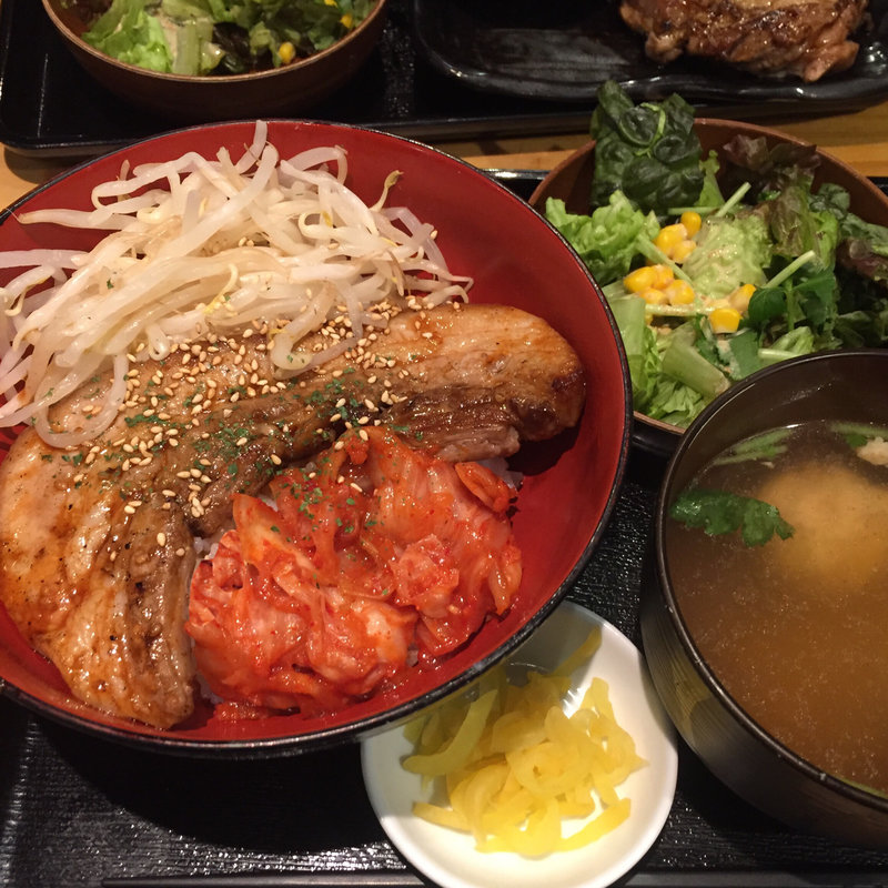 富士桜ポークのデジカルビ丼(甲州肉 炭とやまなし 茅場町本店)