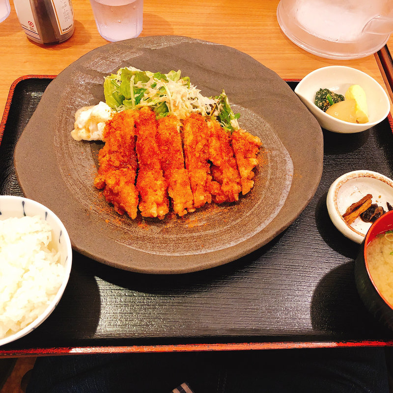 鶏の唐揚げ定食 激辛(破り子)
