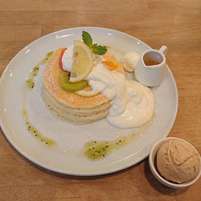 爽やかレモンパンケーキ(パンケーキママカフェ VoiVoi （ヴォイヴォイ）)