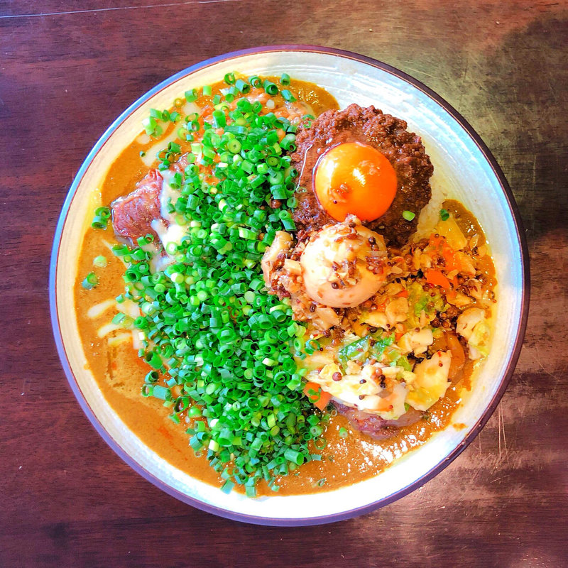 小・甘辛MIX甘口多め・豚・中華アチャール・チーズ・納豆・ハンマーカンマー(吉田カレー  )