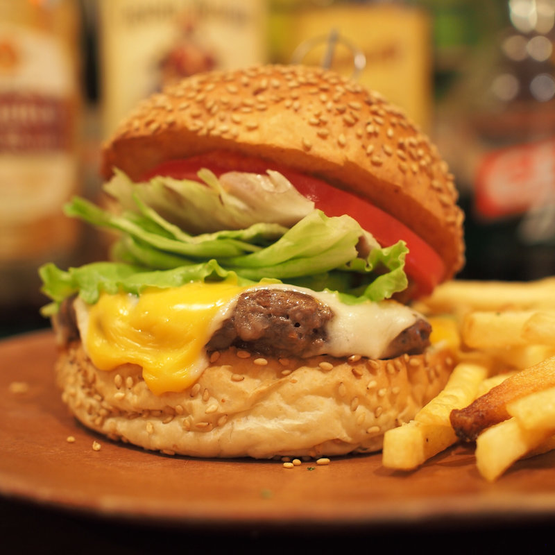 クラシックゴールデンチーズ(ポテト、ドリンク付き)(ザ★ゴールデンハンバーガーズ)