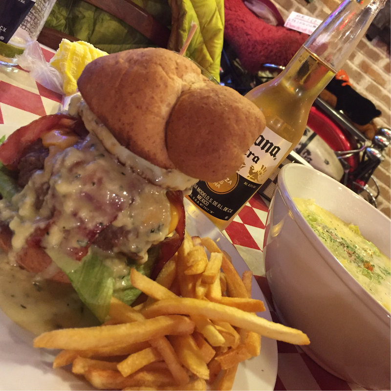 チーズボムバーガー(THE PANHEAD'S HEAVEN SALOON)