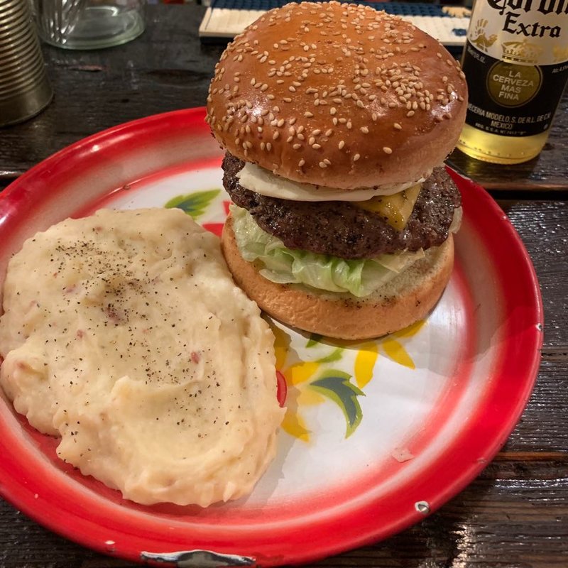 クリームチーズとイチジクのバーガー(W.P. GOLD BURGER)