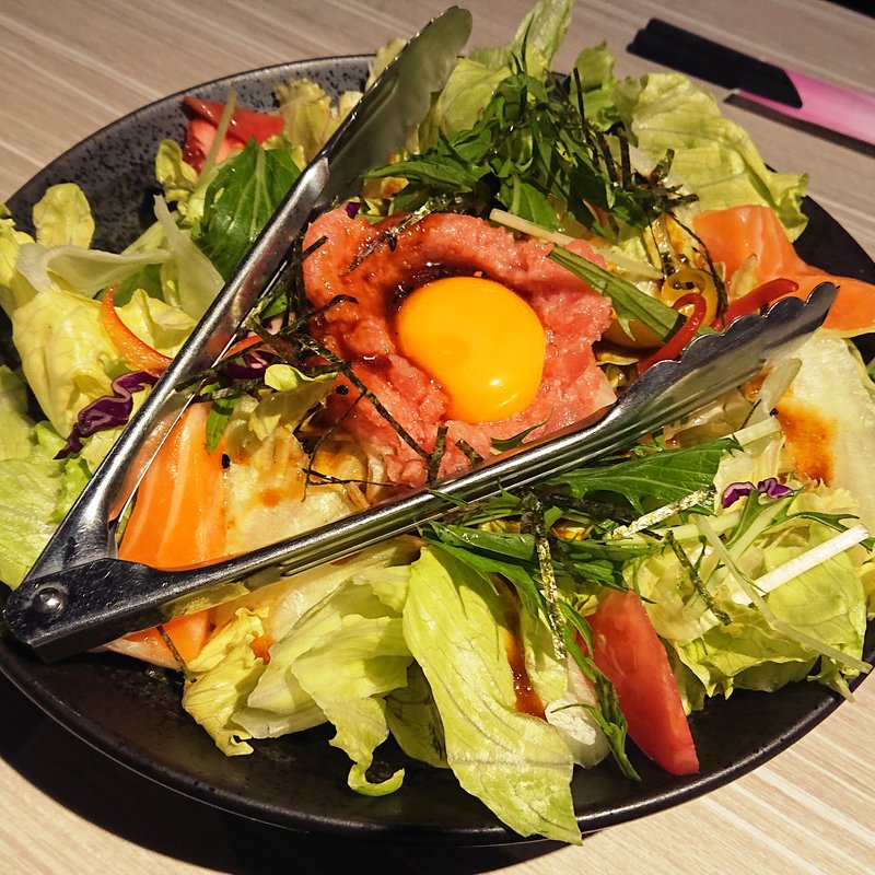 海鮮ユッケサラダ(星夜の宴 川崎駅前店)