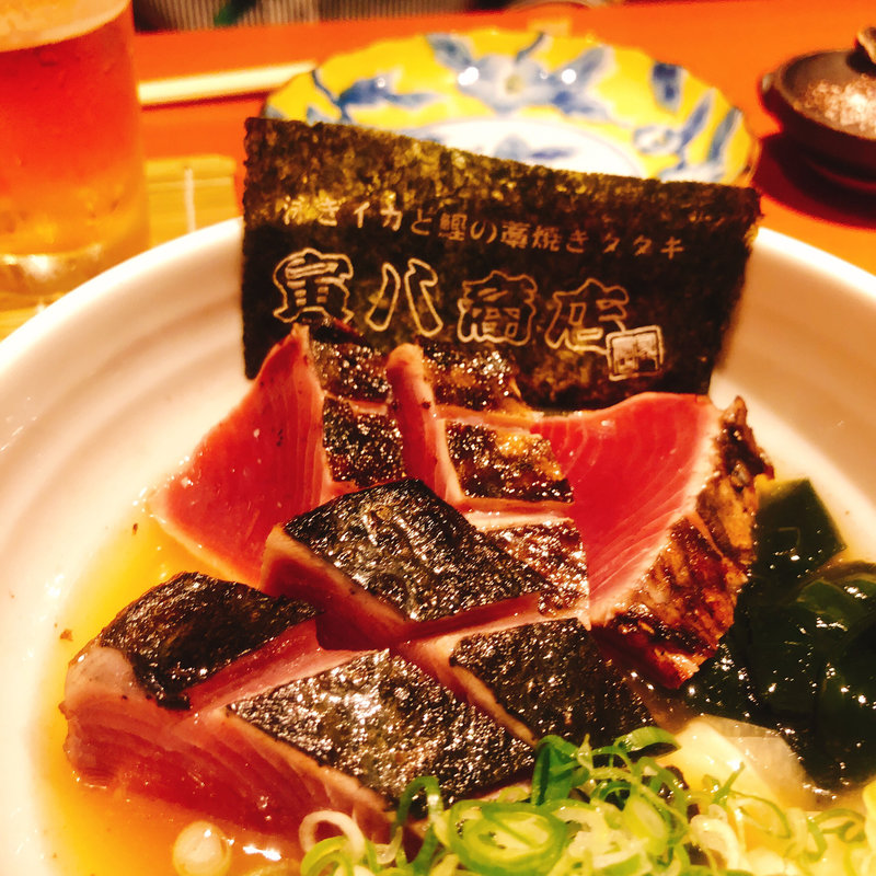 鰹のたたき(寅八商店 心斎橋店)