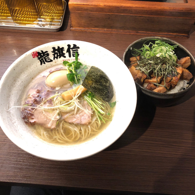 龍旗信ラーメン(龍旗信 大阪堺本店 （りゅうきしん）)