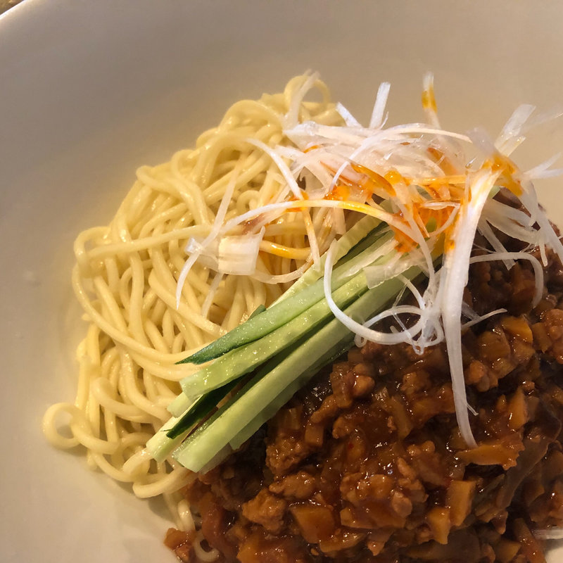 炸醤麺(弄堂 南森町本店)