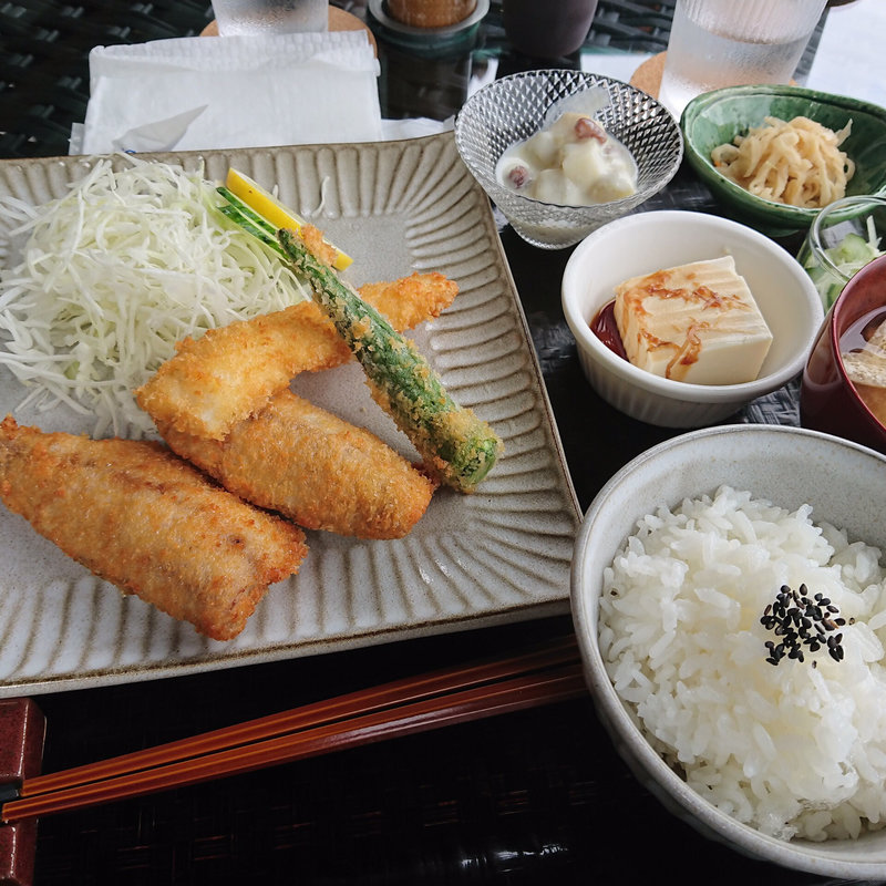 昼のランチ(真鶴さんかく屋根)