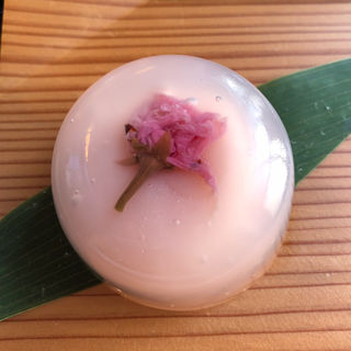 桜の水菓子(上杉城史苑 （うえすぎじょうしえん）)