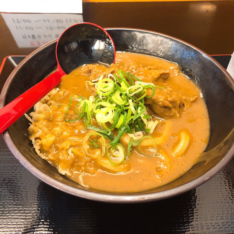 肉爆盛りカレーうどん(得正 本店靭本町店)