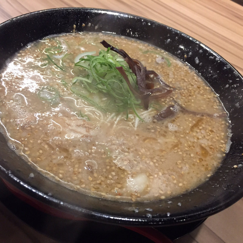 とんこつラーメン(とんこつらーめん 雅 総本店)
