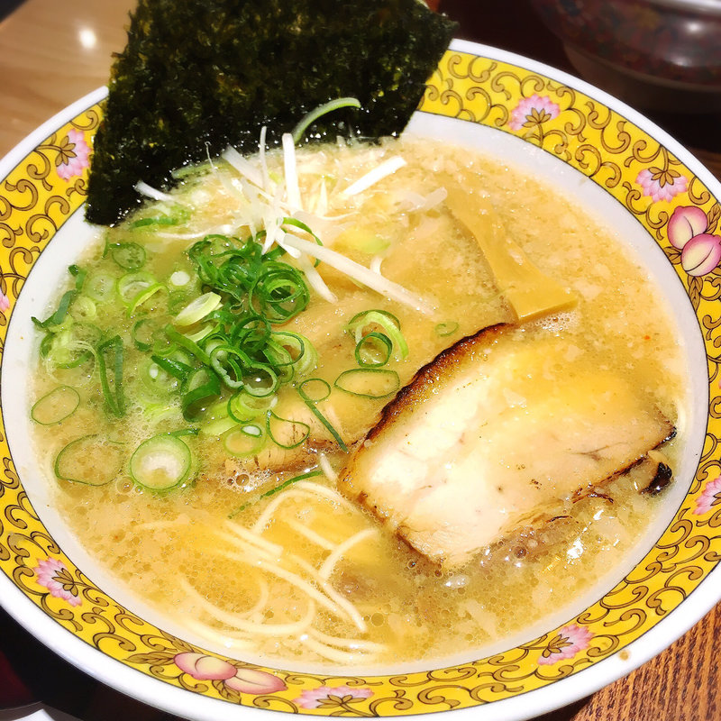 ラーメン(麺屋三代目 火華 中野総本店)