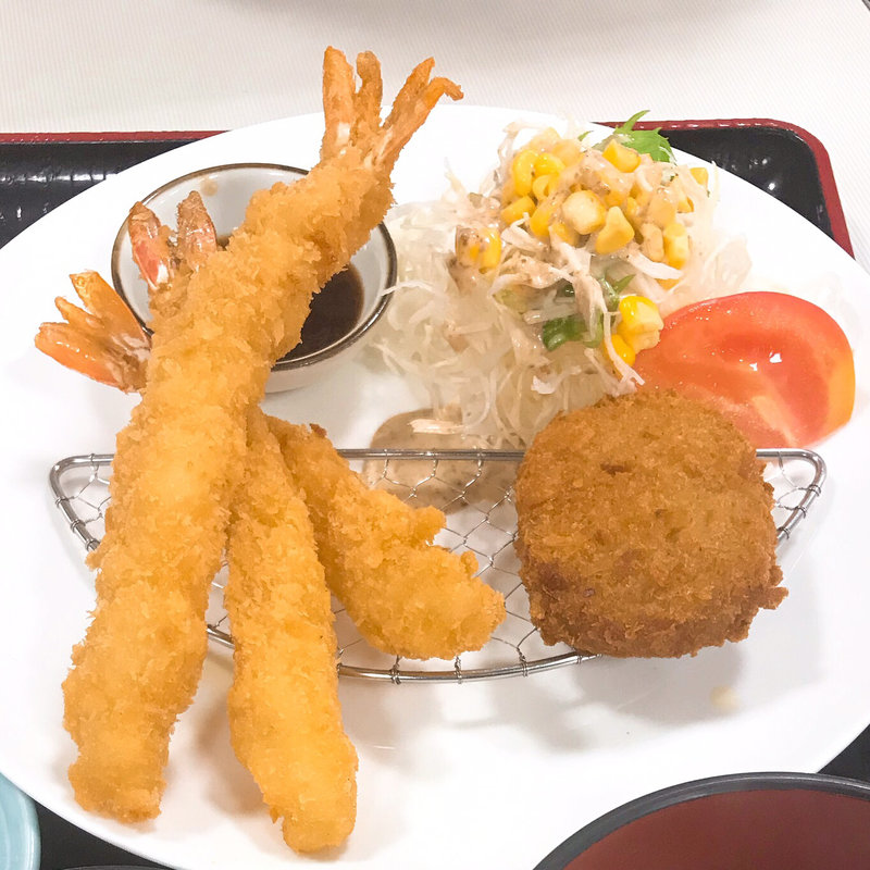 ミックスフライ定食(ごんた食堂)