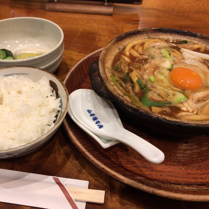 かしわ入り味噌煮込みうどん(ごはん付き)(山本屋本店 栄本町通店)