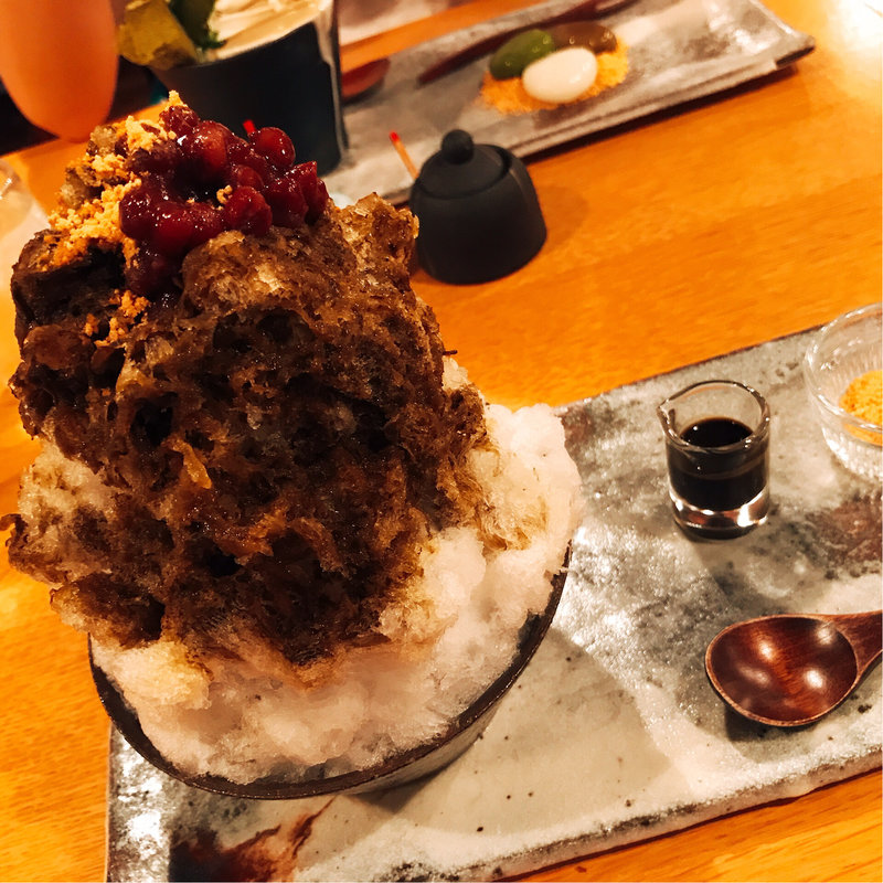 お茶屋さんのほうじ茶かき氷(矢野善 )