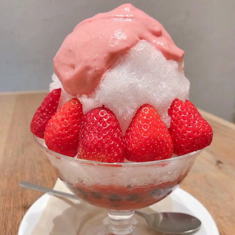 ふわっとかき氷 いちご タピオカミルクティー(bibbaR（ビブバール）)